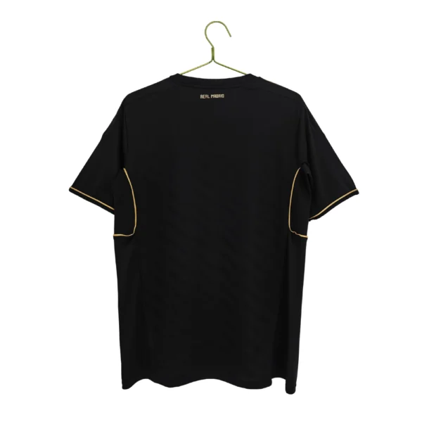 Real Madrid Retro 3de Shirt 2011/12