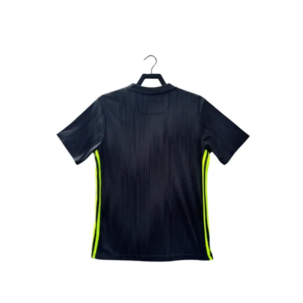 8 Juventus Retro Uitshirt 2018/19